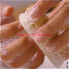 الاعتناء والمحافظة على أظافر اليدين ونظافتها