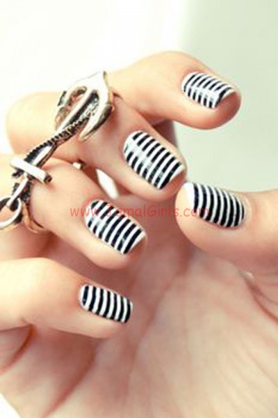 large_Ideas-for-Striped-Nail-Art-Inspiration-Fustany-09