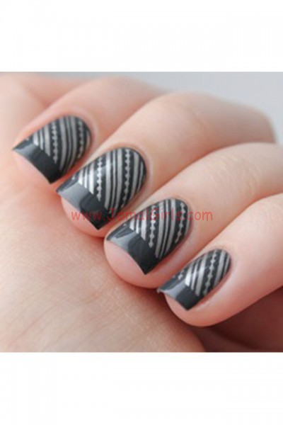large_Ideas-for-Striped-Nail-Art-Inspiration-Fustany-19